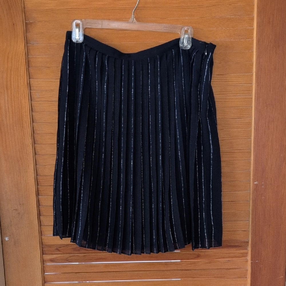 Tommy Hilfiger Black Knee-Length Pleated A-Line Skirt